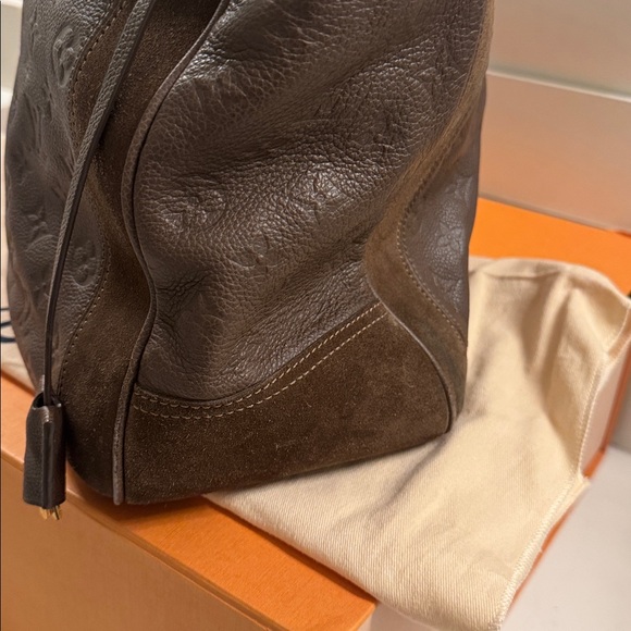 Louis Vuitton Brown Audacieuse GM tote bag - Picture 6 of 16